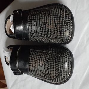 ALEGRA black slip on mules 40 leather nurse wear to work weekend orthopedic